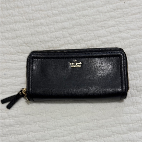 kate spade Handbags - NWOT Kate Spade Black Zip Wallet